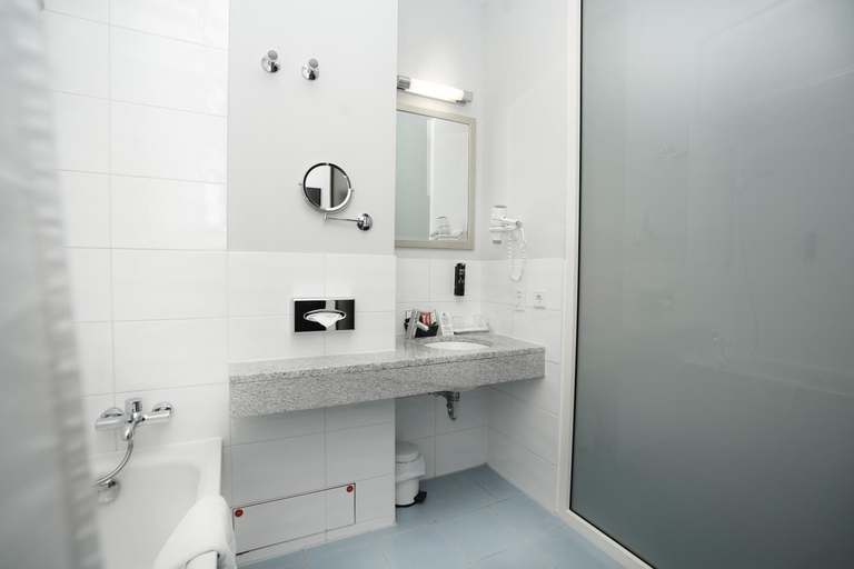 Bathroom 12