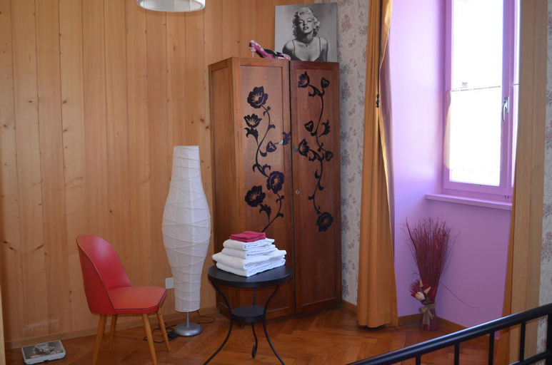 Bedroom 3, Chambres d'Hotes Le Passiflore, Le Locle