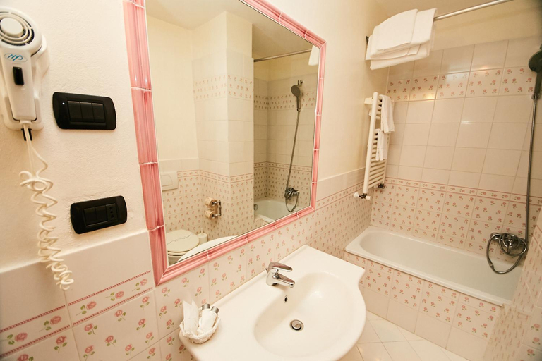 Bathroom 3, HOTEL VULCI, Viterbo