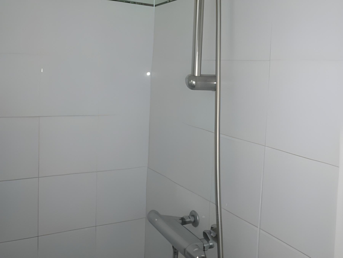 Bathroom 2, Hotel Bar des Arenes, Landes