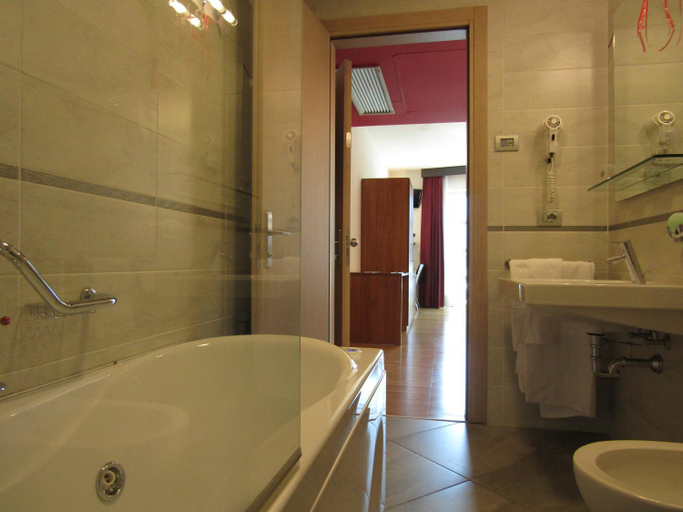 Bathroom 4, Al Marinaio Hotel Garni, Trento