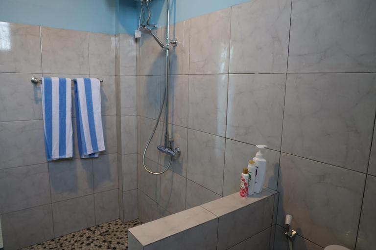 Bathroom 8