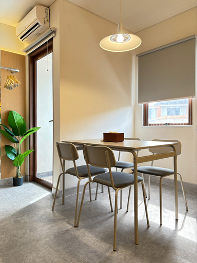 Dining Room 15