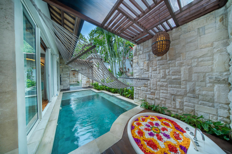 Swimming Pool 15
