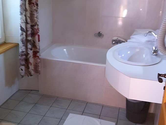 Bathroom 2, Hotel du Rangen, Haut-Rhin