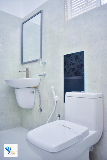 Bathroom 3, Hotel Summer Haven, Thamankaduwa