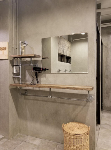 Bathroom 27