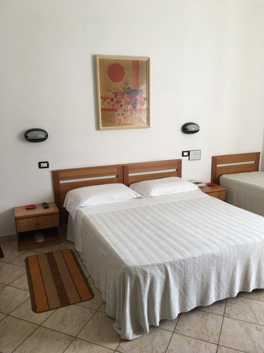 Bedroom 2, Hotel Dora, Torino