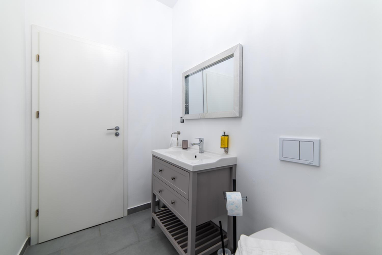 Bathroom 2, Zero, Cluj-napoca