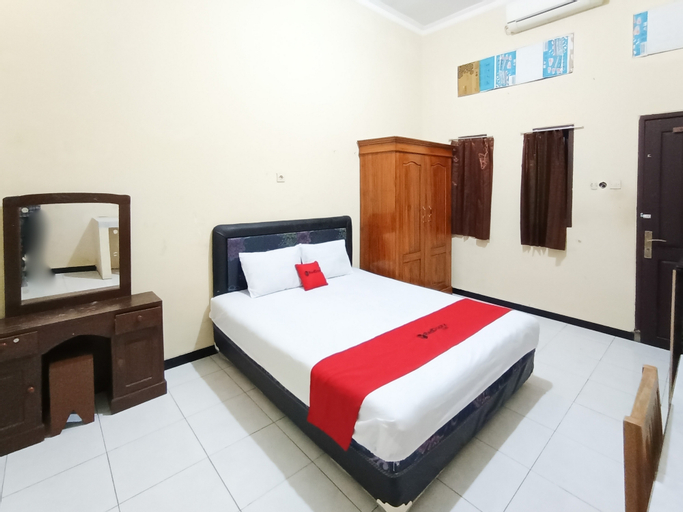 RedDoorz @ Ratu Homestay Syariah near Lippo Mall Banyuwangi, Banyuwangi
