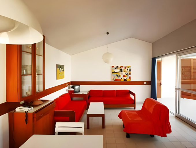 Bedroom 2, Baia Bianca Suites, Livorno