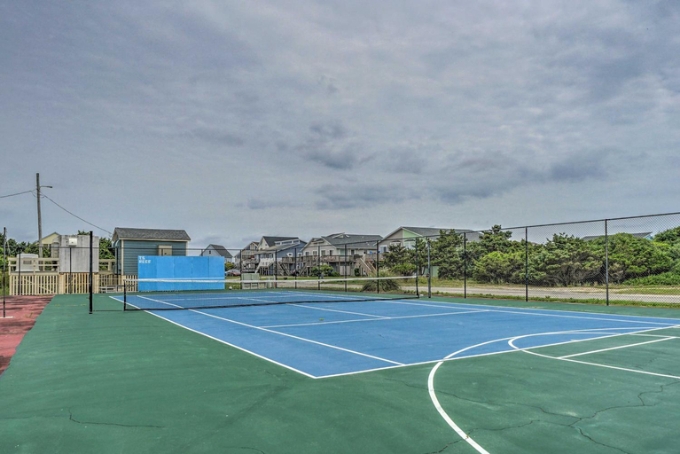 Others 2, Beachfront Family Condo with Stunning Views!, Onslow