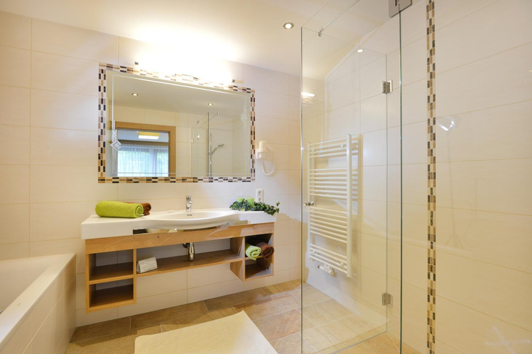 Bathroom 4, Pension Kaisermann, Kufstein