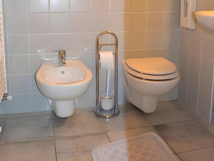 Bathroom 3, Hotel Raibl e Appartamenti, Udine