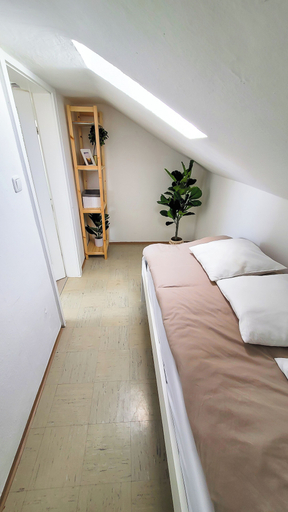 Bedroom 2, DG Rechts 40m 2-Zimmer Wohnung, Berchtesgadener Land