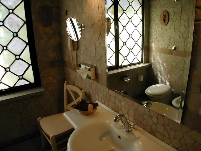 Bathroom 3, Villa Clementina, Rome