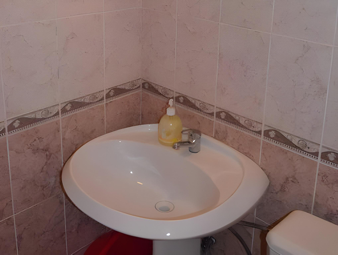 Bathroom 2, Svetlana Apartments, Sochi gorsovet