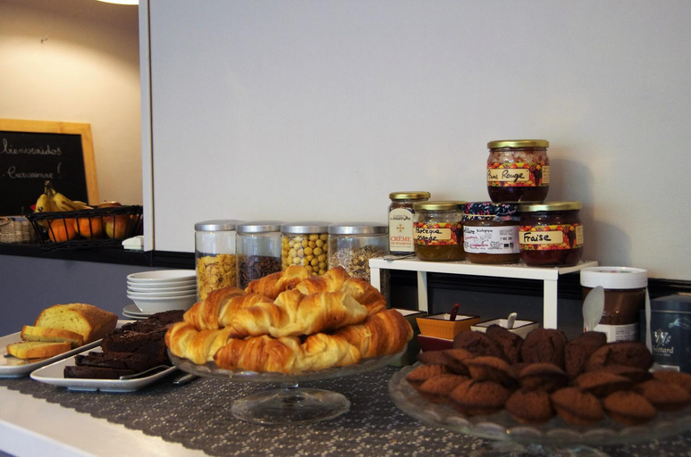 Food & Drinks, La Villa Carcassonne, Chambres d hotes, B&B, face a la Cite Medievale, Aude