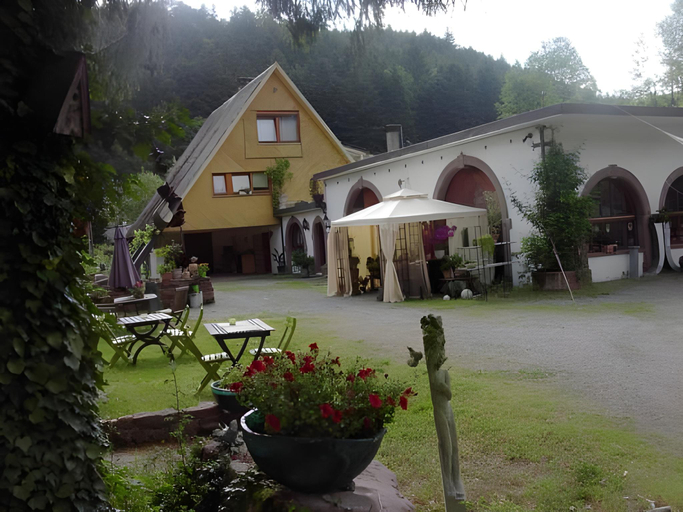 Others 4, L'Atelier de Gisele, Bas-Rhin