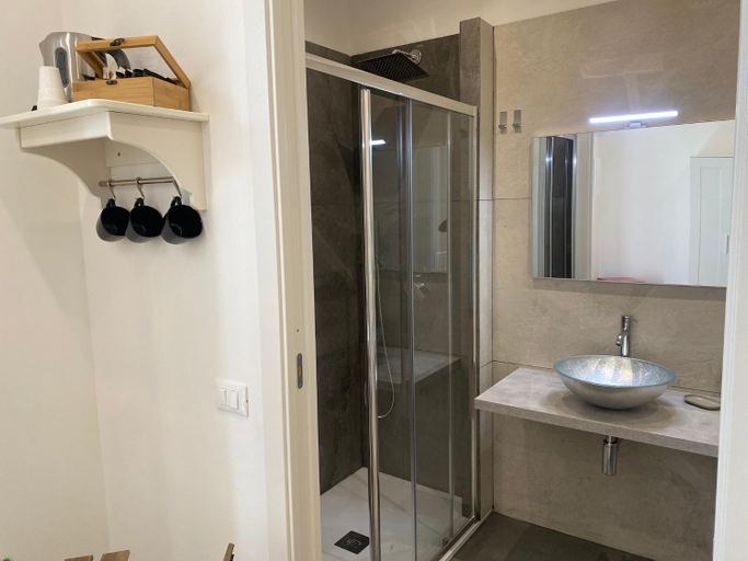 Others 5, Pindemonte Suites, Palermo
