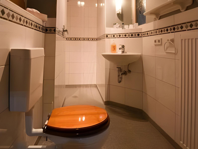 Bathroom 3, Exempel Schlafstuben und Quartier Langer Hals, Stendal