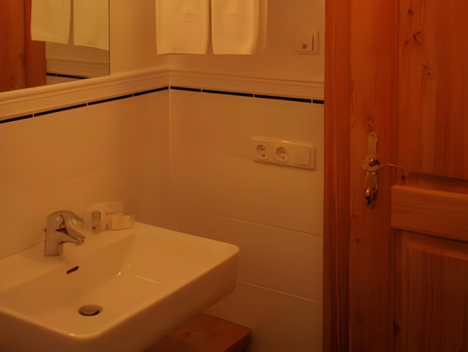 Bathroom 2, Landhaus Marlies, Zell am See