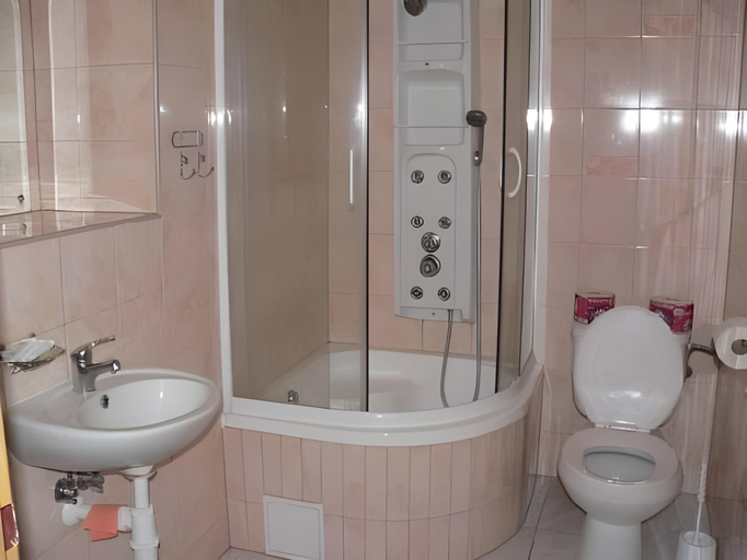 Bathroom 3, Penzion PKO Nitra, Nitra