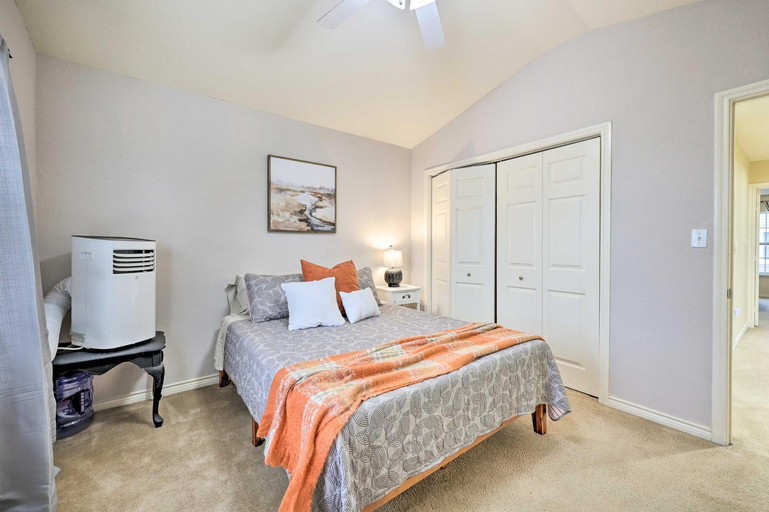 Bedroom 3, Inviting Afton Townhome with Hot Tub, Walk to Lake!, Delaware