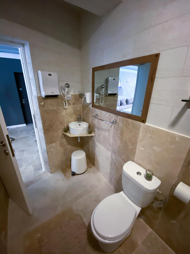 Bathroom 3, La Vella Resort, Dubova