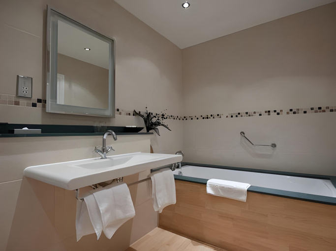 Bathroom 5, Lyzzick, Cumbria