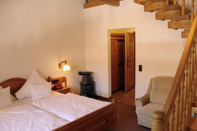 Bedroom 3, Erlebnisgastronomie Lochmuhle, Konstanz