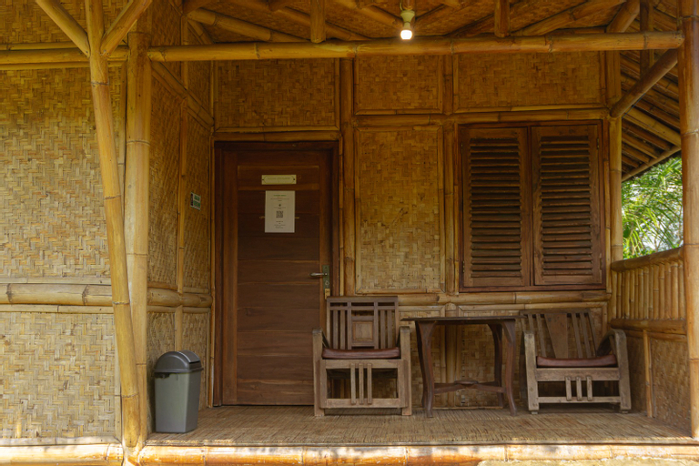 Exterior 7