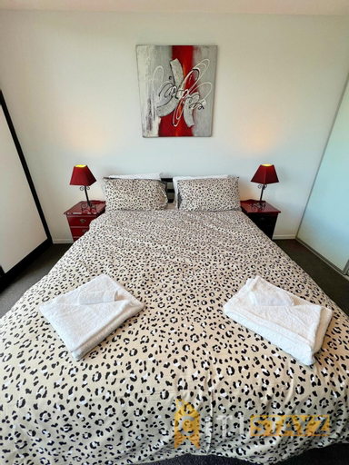 Enchanting in Red - 1bd 1bth 1csp, Canberra