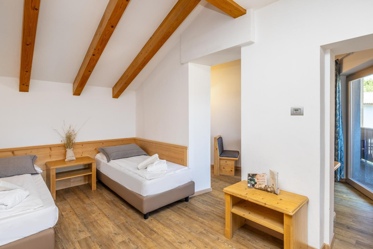 Bedroom 3, Miraval Hotel, Trento