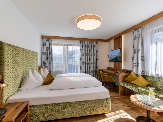 Bedroom 2, Hotel Landhaus Zillertal, Schwaz