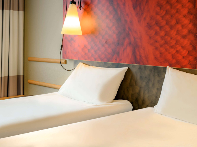 Bedroom 16