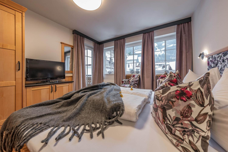 Bedroom 2, Apparthotel Sonnenhof, Schwaz