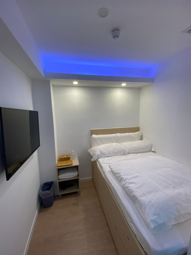 Bedroom 15