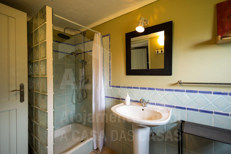 Bathroom 4, Villa Safarujo by Acasadascasas, Mafra