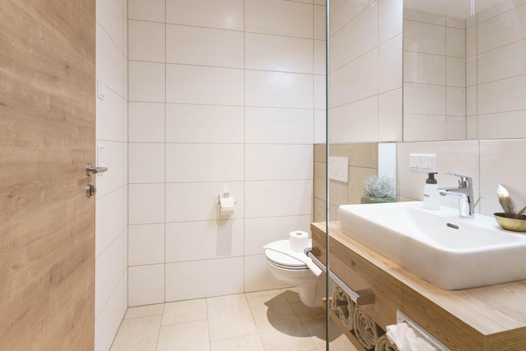 Bathroom 3, Stoagas Waidblick, Tamsweg