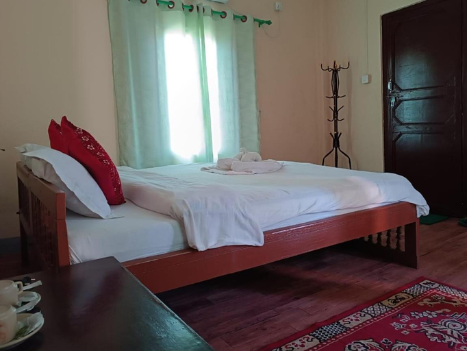 Bedroom 2, Crocodile Safari Camp, Narayani