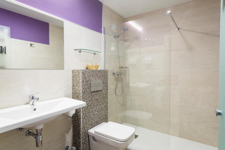 Bathroom 4, Hotel Rural Aunamendi, Navarra