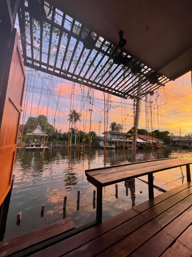 Sport & Beauty, Humz Canal Stay, Muang Nonthaburi