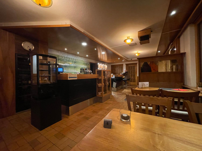 Food & Drinks 4, Check-in 24-7 ohne Fruhstuck gratis Parkplatz, West Raron