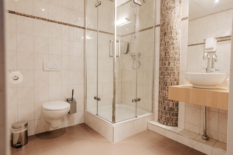 Bathroom 3, Queen Hotel, Eindhoven