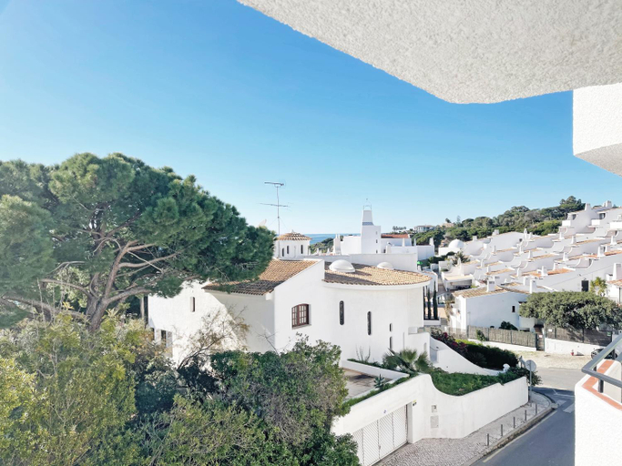 Others 4, Beachfront Oura | 100m Beach, 300m Strip, 1Gb Wifi, Albufeira