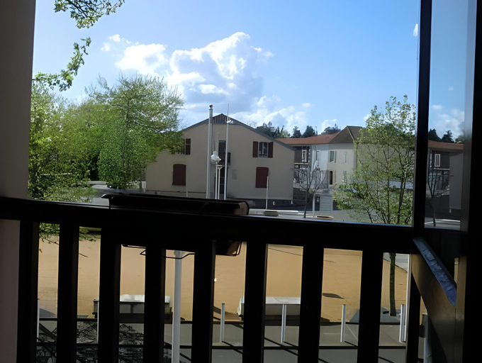 Others 4, Hotel Bar des Arenes, Landes