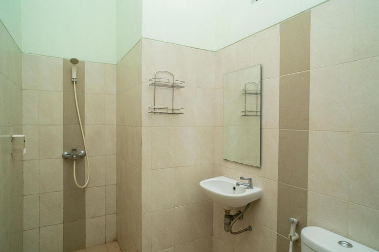 Bathroom 19
