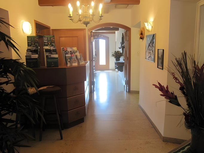 Others 5, Hotel Seerose Wolfgangsee, Gmunden
