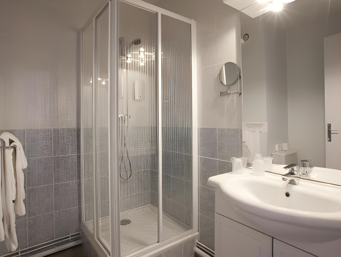 Bathroom 3, Hotel Parc Adelie - Logis Hotels, Côte-d'Or